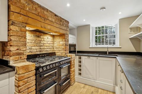 undefined, Yeoman`s Row, Knightsbridge SW3