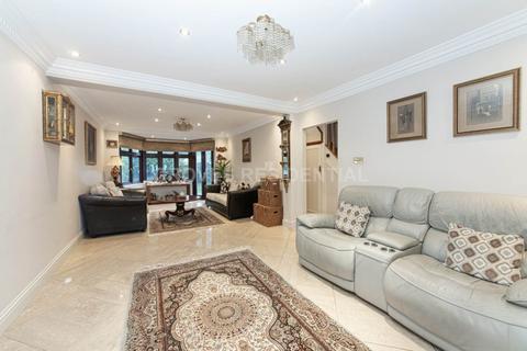 3 bedroom semi-detached house for sale, Beechcroft Avenue, New Malden