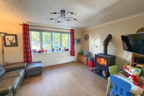 3 bedroom semi-detached house for sale, Nab View, Silsden