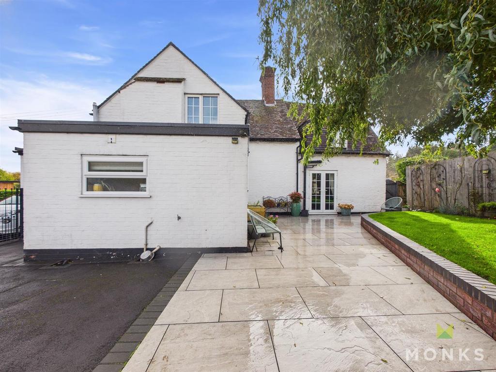 CAM01348 G0-PR0769-STILL034.jpg