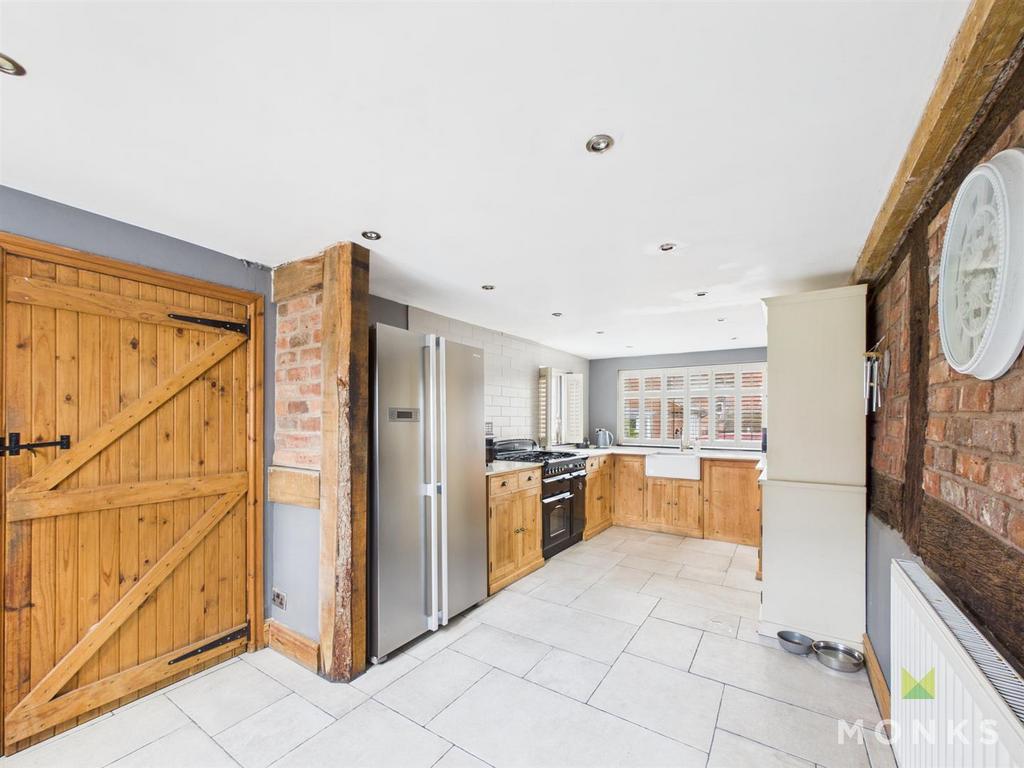 CAM01348 G0-PR0769-STILL049.jpg