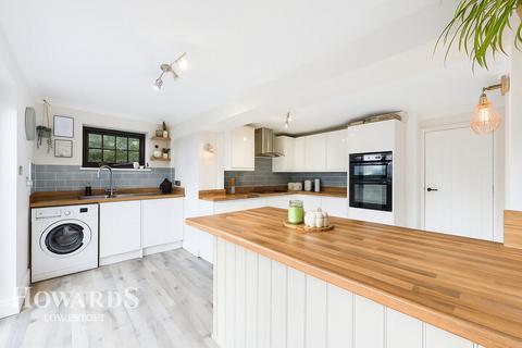 40 Bourne Road, Lowestoft, NR32 4NY