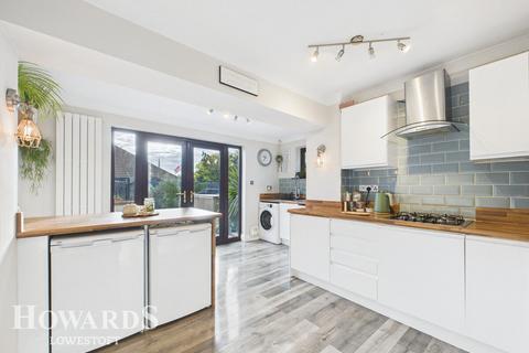 40 Bourne Road, Lowestoft, NR32 4NY