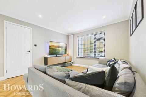 40 Bourne Road, Lowestoft, NR32 4NY