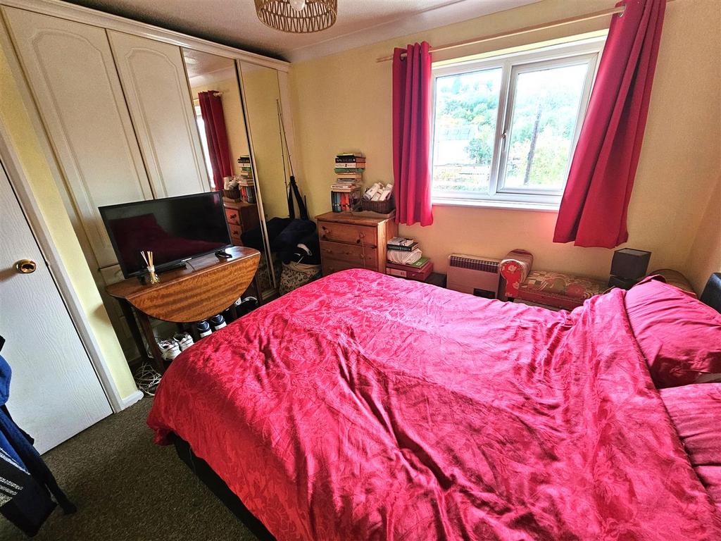 Bedroom (2).jpg