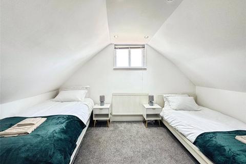 4 bedroom end of terrace house to rent, West Street, Kent ME13