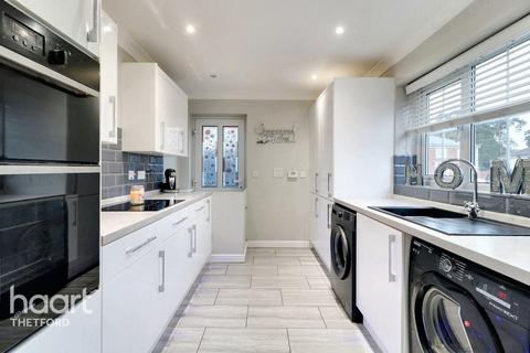 5 bedroom detached house for sale, Charlock Road, Thetford