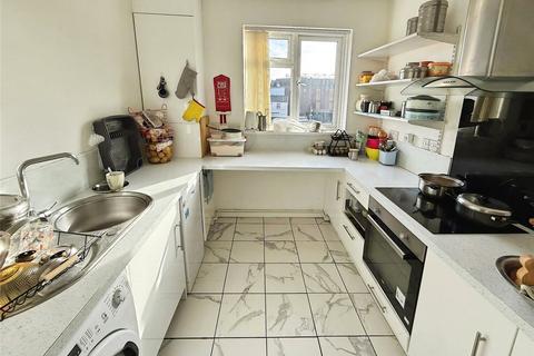 3 bedroom flat to rent, Palmerston Road, Hampshire PO5