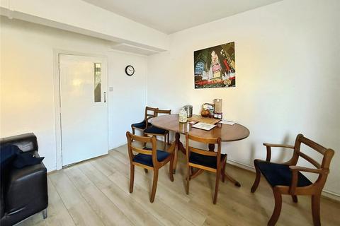 3 bedroom flat to rent, Palmerston Road, Hampshire PO5