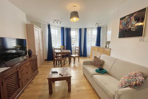 1 bedroom apartment to rent, Terminus Road, Eastbourne BN21