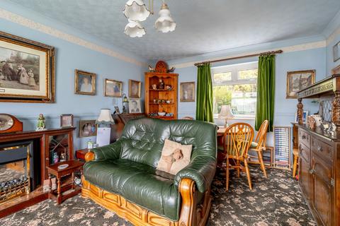 3 bedroom semi-detached house for sale, Grampian Way, Oulton
