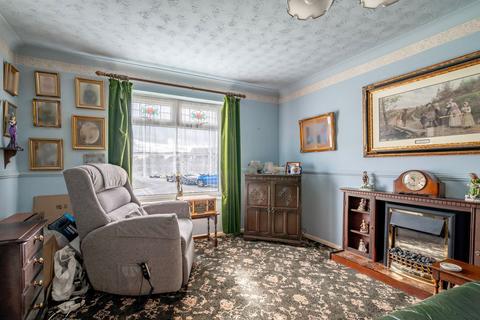 3 bedroom semi-detached house for sale, Grampian Way, Oulton
