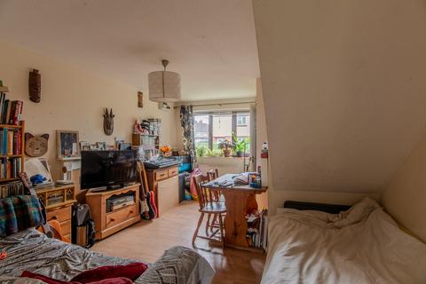 undefined, Isbourne Road, Cheltenham GL52