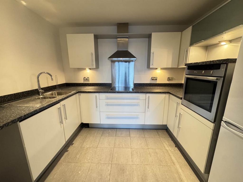 Kitchen (1) con