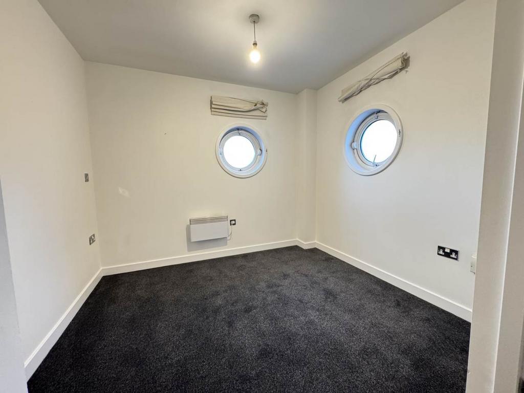 Bedroom 1 con