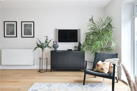 3 bedroom flat for sale, Ruxley Lane, Ewell KT19