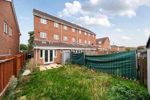 3 bedroom townhouse for sale, Beaumont Road, Flitwick , MK45