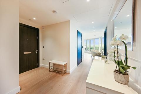 3 bedroom flat to rent, Altissima House, Vista, Queenstown Road, Battersea, SW11