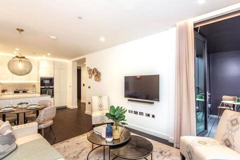 2 bedroom property to rent, Charles Clowes Walk, London SW11