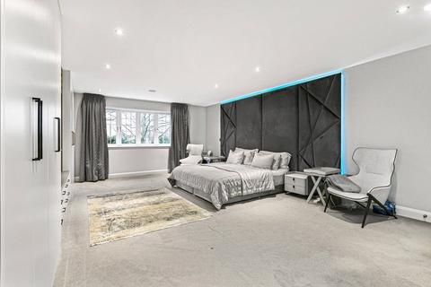 undefined, Oak End Way, Addlestone KT15