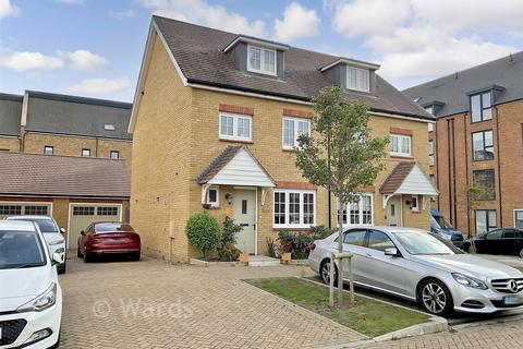 4 bedroom detached house for sale, Crusade Way, Rochester, Kent