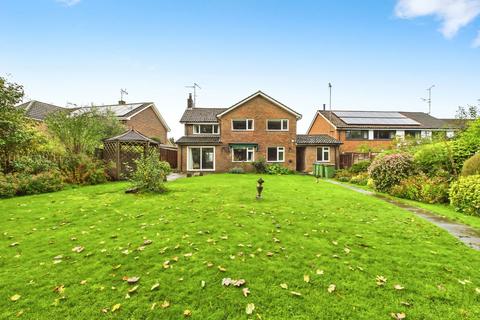 4 bedroom detached house for sale, Sandeman Way, Horsham RH13
