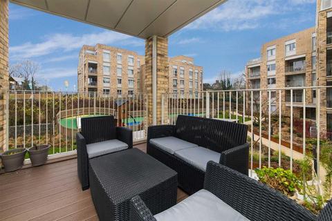 3 bedroom flat for sale, Medawar Drive, Laidlaw House, NW7