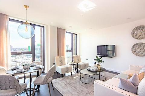2 bedroom property to rent, Charles Clowes Walk, London SW11
