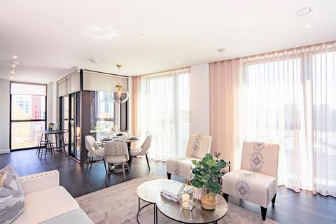 2 bedroom property to rent, Charles Clowes Walk, London SW11