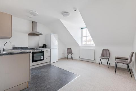 2 bedroom flat to rent, First Avenue, Hove