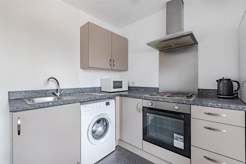 2 bedroom flat to rent, First Avenue, Hove