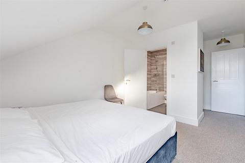 2 bedroom flat to rent, First Avenue, Hove