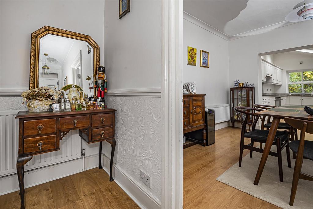 Hallway/Dining Room