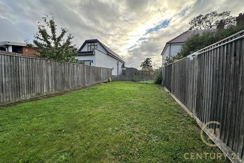 undefined, Cuddington Avenue, WORCESTER PARK KT4