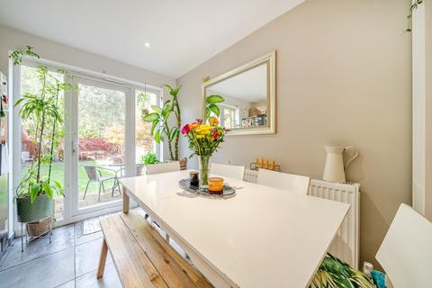 4 bedroom semi-detached house for sale, Bascombe Grove, Dartford