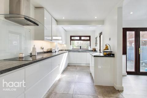 3 bedroom semi-detached house for sale, Hastingwood Road, Harlow