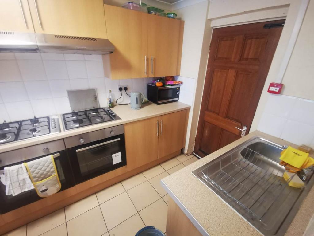 Kitchen (2)