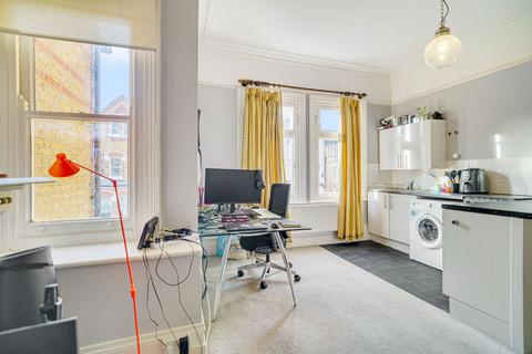 1 bedroom flat to rent, Lavender Gardens, London SW11
