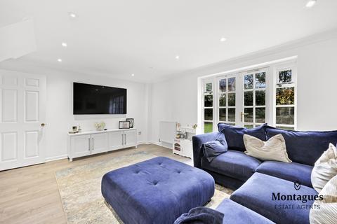 4 bedroom detached house for sale, Tempest Mead, North Weald, CM16