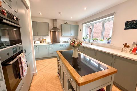 4 bedroom detached house for sale, Wroughton, Swindon SN4