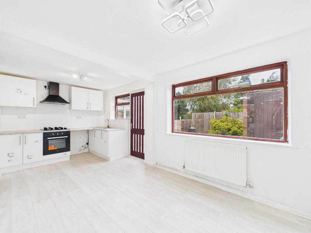 CAM01268 G0-PR0409-STILL004.jpg