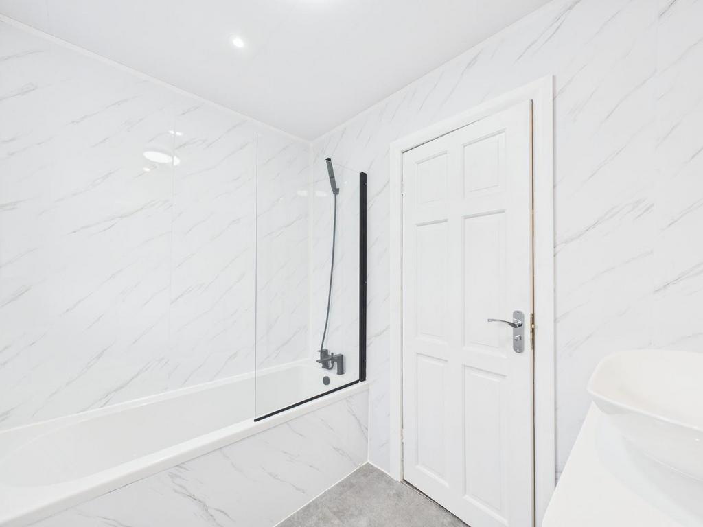 CAM01268 G0-PR0409-STILL009.jpg