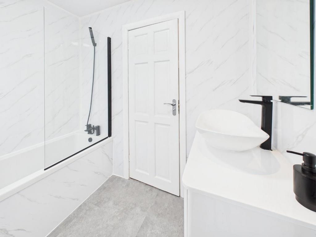 CAM01268 G0-PR0409-STILL010.jpg