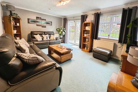 3 bedroom detached house for sale, Bradford Road, West Yorkshire BD19