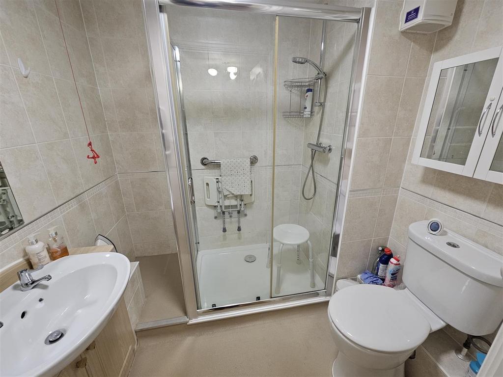 Shower Room.jpg