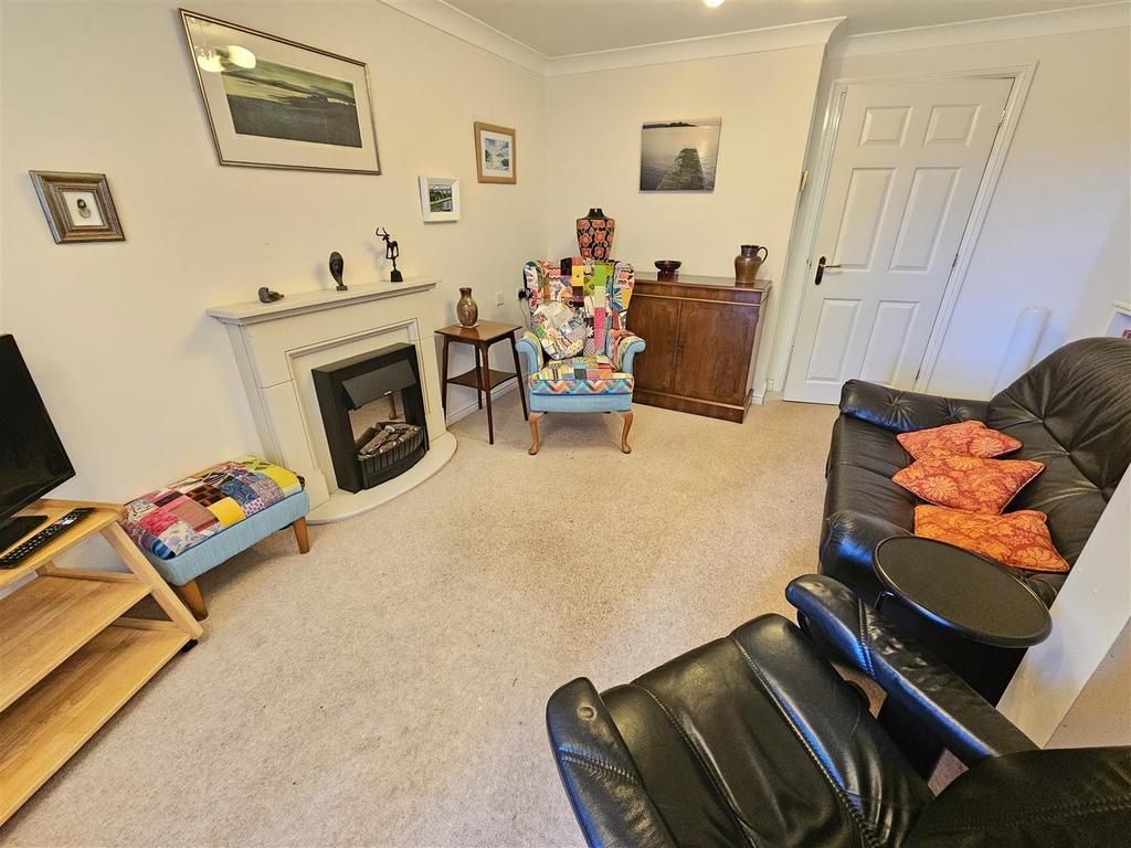 Lounge Area.jpg