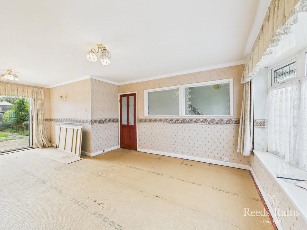 Sitting/Dining Room
