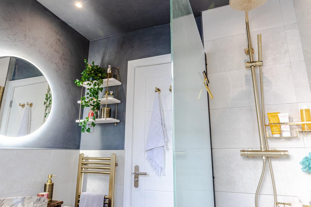 Shower2