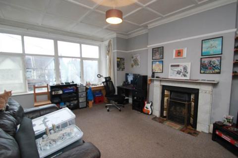 1 bedroom flat for sale, Manor Road, Westcliff On Sea