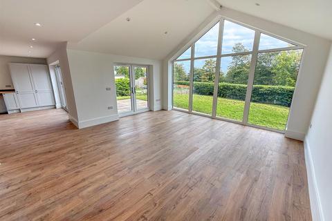 4 bedroom detached house for sale, Pant